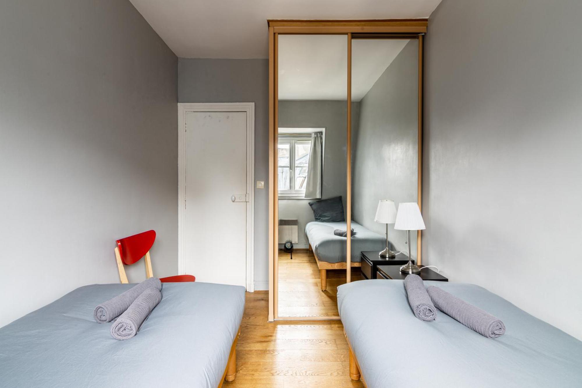 Luxurious 2 Bedroom Tour Eiffel Bourdonnais Free Netflix Париж Екстериор снимка